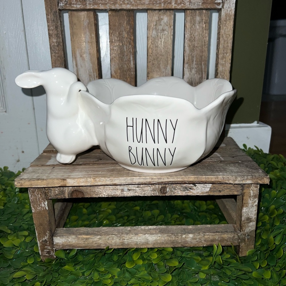 Rae Dunn Hunny Bunny rabbit bowl